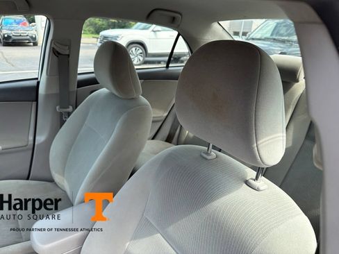 Used 2013 Toyota Corolla LE FWD image 12