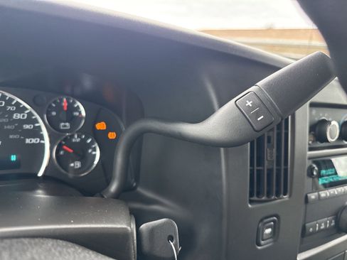 Used 2024 Chevrolet Express 3500 LT w/ LT Preferred Equipment Group RWD image 18
