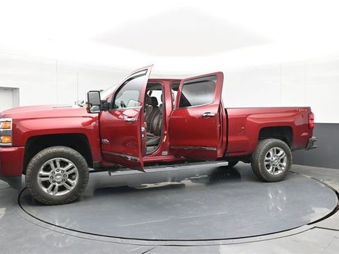 Used 2018 Chevrolet Silverado 2500 High Country w/ Duramax Plus Package image 52