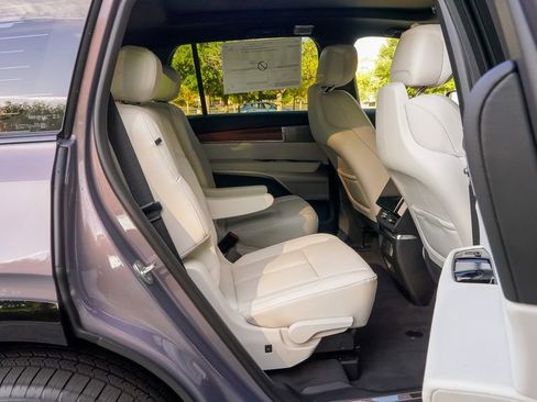 Used 2026 Cadillac Vistiq Luxury image 11