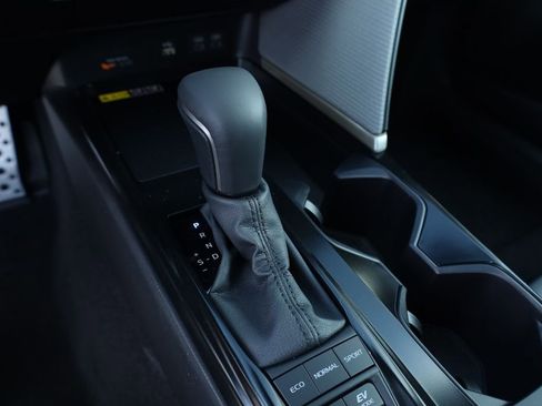 New 2026 Toyota Camry SE image 9