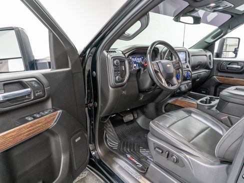 Used 2020 Chevrolet Silverado 2500 High Country w/ Safety Package II image 14