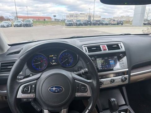 Used 2017 Subaru Outback 2.5i Limited w/ Popular Package #5 image 2