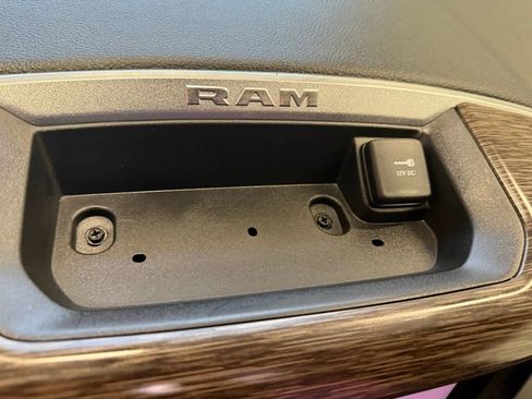 Used 2019 RAM 1500 Laramie image 34