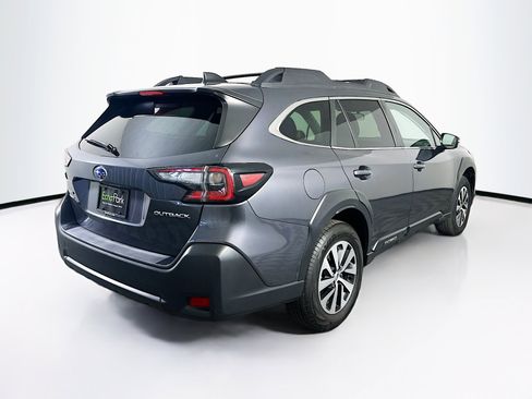 Used 2025 Subaru Outback Premium AWD/4WD image 9