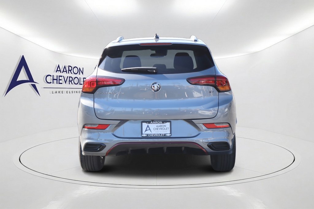 Used 2022 Buick Encore GX Select w/ Sport Touring Package FWD image 5