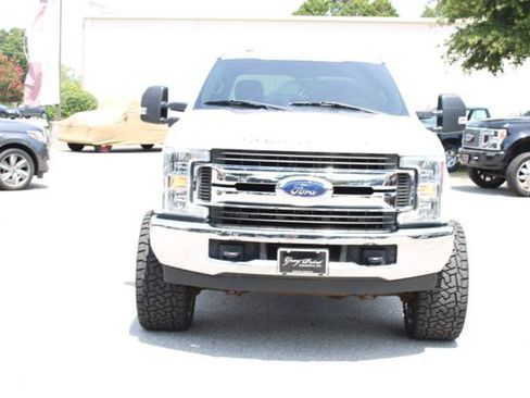 Used 2019 Ford F250 XLT AWD/4WD image 2
