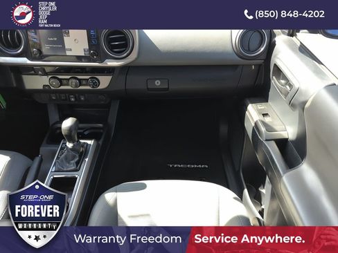 Used 2018 Toyota Tacoma SR5 RWD image 13