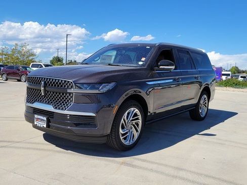 New 2025 Lincoln Navigator L Reserve image 4