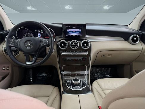 Used 2018 Mercedes-Benz GLC 350e 4MATIC image 13