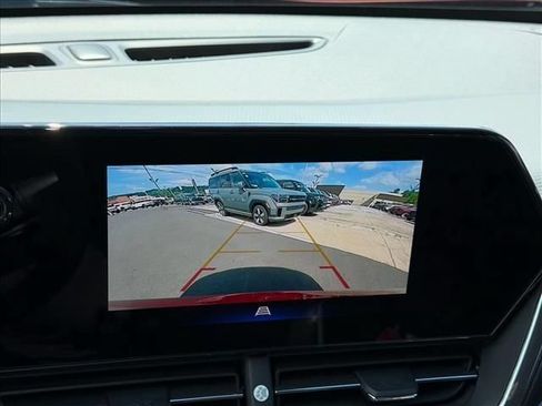 Used 2025 Chevrolet Trax RS FWD image 24