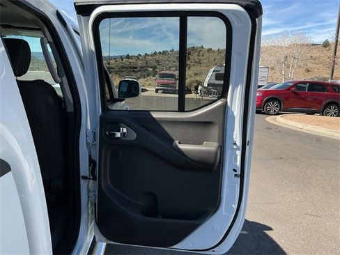 Used 2019 Nissan Frontier PRO-4X image 24
