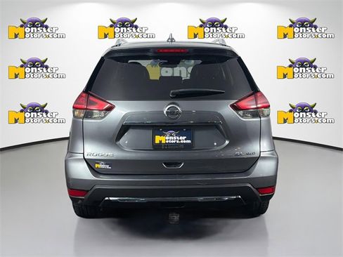 Used 2017 Nissan Rogue SL image 6