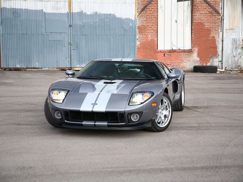 Used 2006 Ford GT image 7