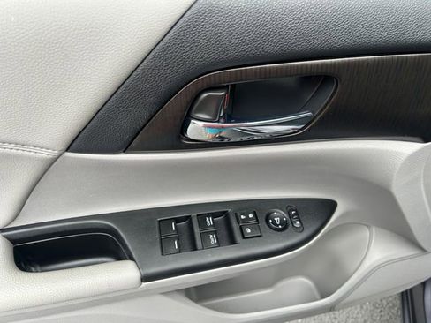 Used 2015 Honda Accord EX image 11