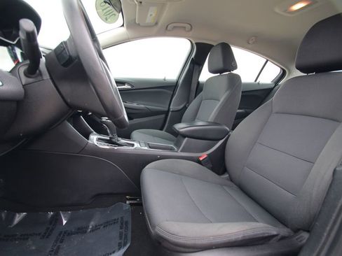 Used 2018 Chevrolet Cruze LT w/ LT Fleet Convenience Package image 6