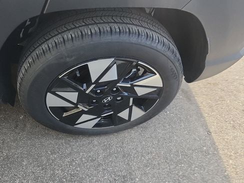 Used 2025 Hyundai Kona SEL image 6