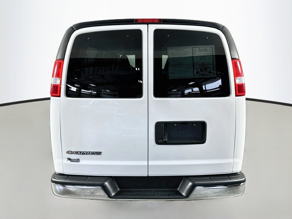 Used 2025 Chevrolet Express 3500 LT w/ LT Preferred Equipment Group RWD image 6