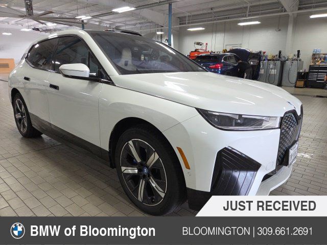 Certified 2024 BMW iX xDrive50 w/ Premium Package AWD/4WD image 1