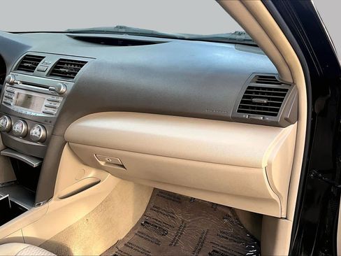 Used 2011 Toyota Camry LE w/ LE Extra-Value Pkg FWD image 17