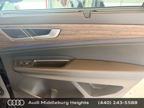 Used 2024 Volkswagen Atlas SEL Premium R-Line AWD/4WD image 33