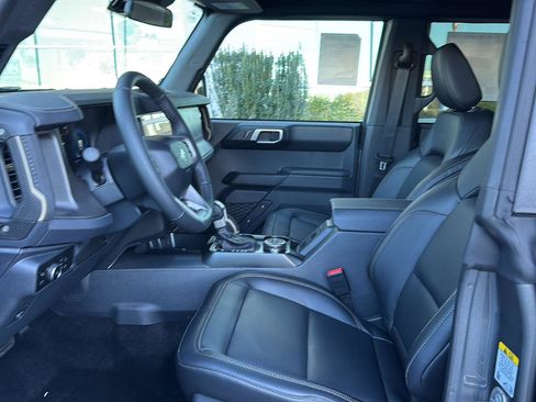 New 2025 Ford Bronco Badlands image 11