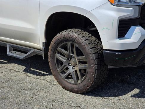 Used 2023 Chevrolet Silverado 1500 LT Trail Boss w/ Protection Package AWD/4WD image 17