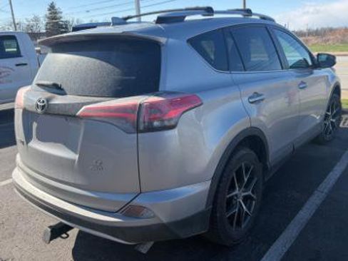 Used 2016 Toyota RAV4 SE w/ Advanced Technology Package image 2