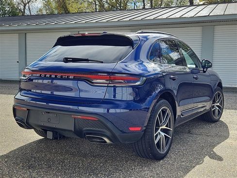 Certified 2025 Porsche Macan image 7