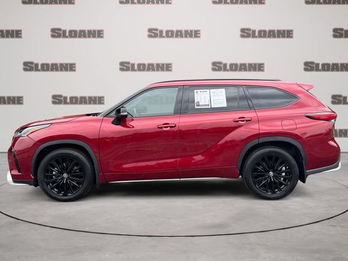 Used 2023 Toyota Highlander XSE AWD/4WD image 2