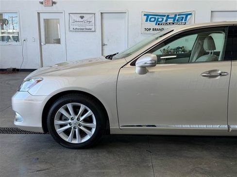 Used 2011 Lexus ES 350 w/ Luxury Pkg & Navigation w/ Preferred Accessory Package FWD image 36