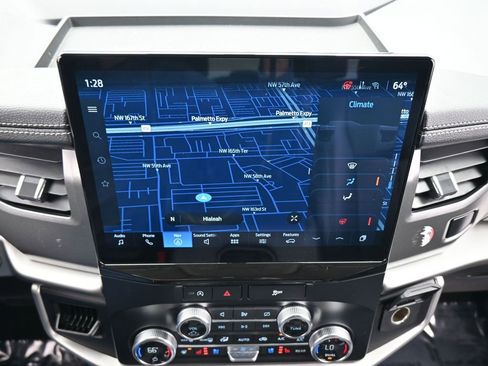 Used 2024 Ford Expedition Max XLT image 19