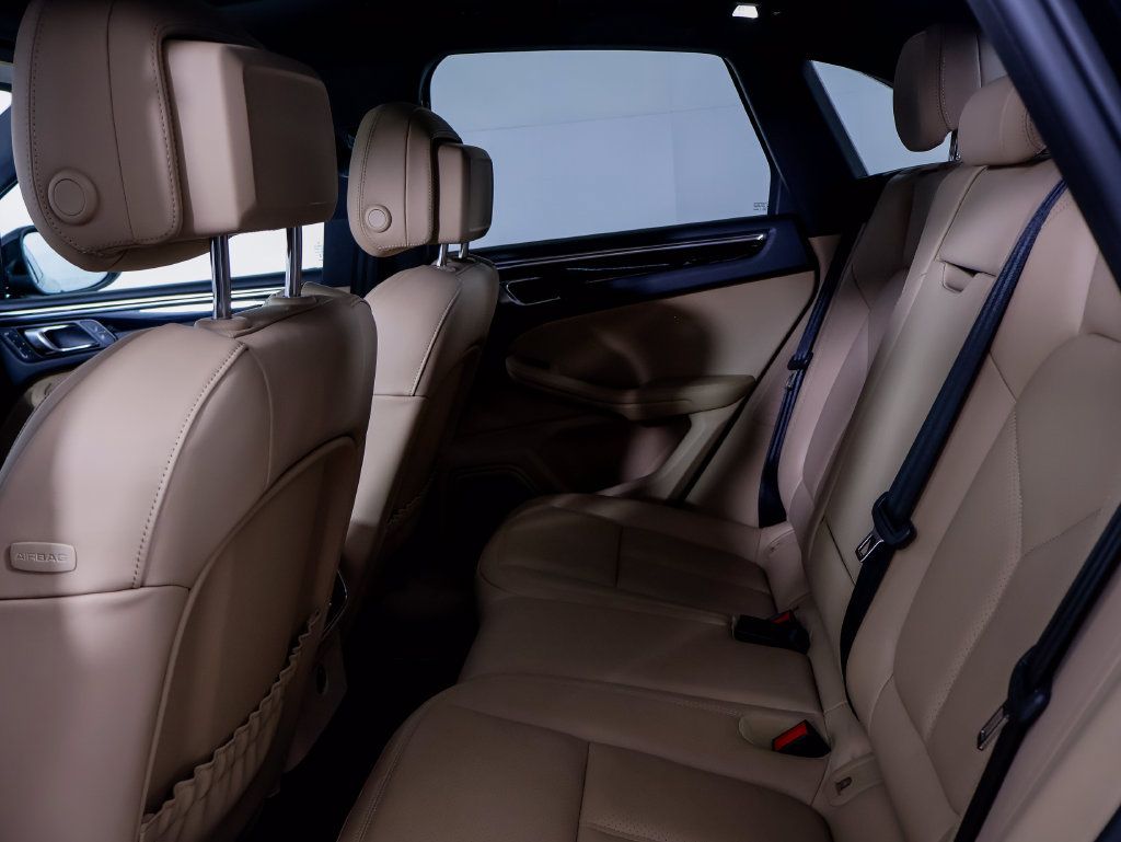 Certified 2026 Porsche Macan AWD/4WD image 10