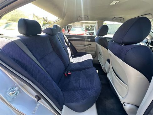Used 2007 Honda Civic Hybrid Sedan image 17