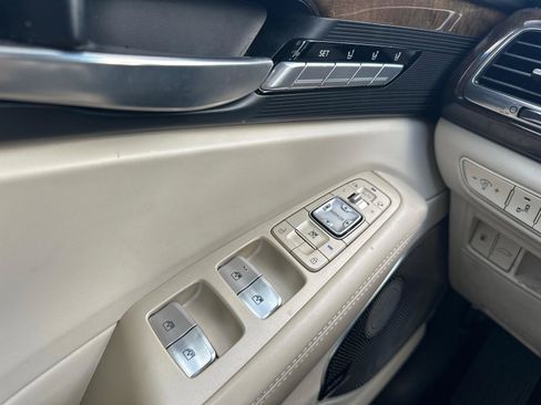 Used 2017 Genesis G90 5.0 Ultimate image 20