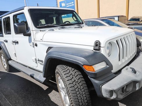 Used 2018 Jeep Wrangler Unlimited Sport S image 2