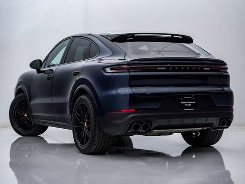 Certified 2026 Porsche Cayenne S AWD/4WD image 3