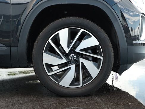 Used 2024 Volkswagen Atlas SE AWD/4WD image 5