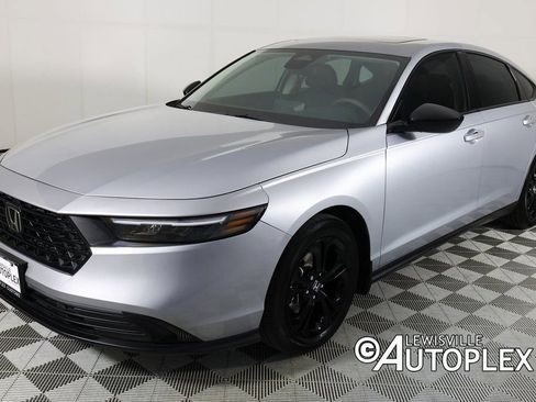 Used 2025 Honda Accord SE image 9