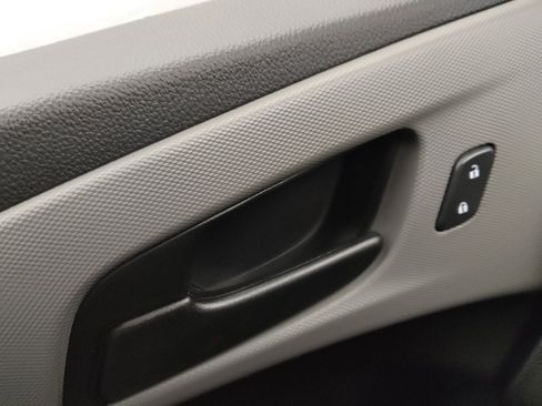 Used 2020 Chevrolet Sonic LT FWD image 27