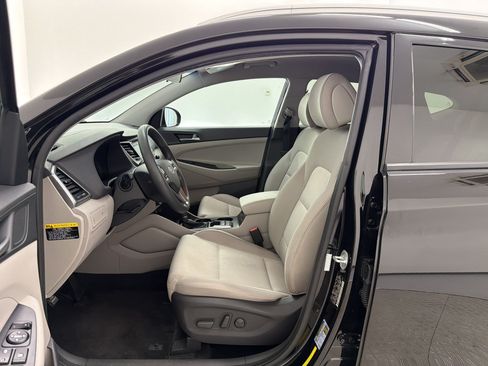 Used 2016 Hyundai Tucson SE w/ Option Group 02 FWD image 5