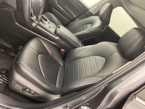 Used 2022 Toyota Highlander XLE image 12