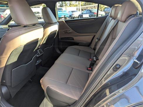 Certified 2025 Lexus ES 300h w/ Premium Package image 11