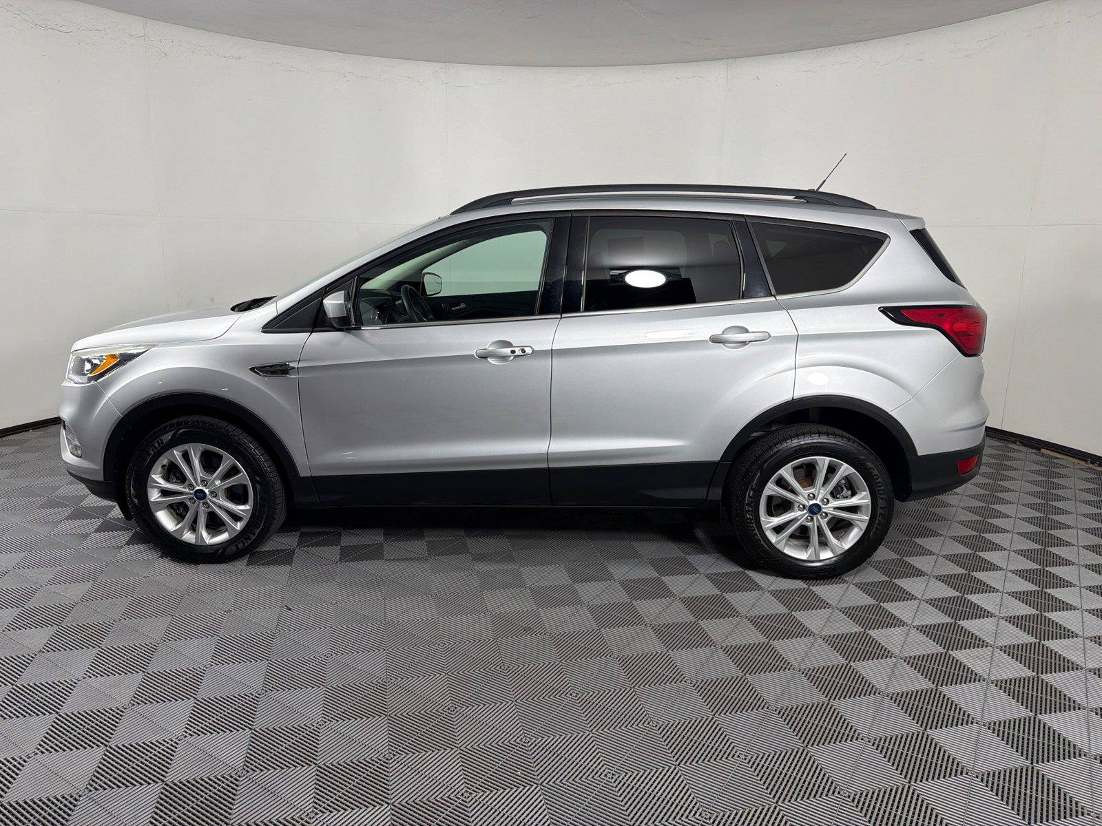 Used 2019 Ford Escape SEL AWD/4WD image 4