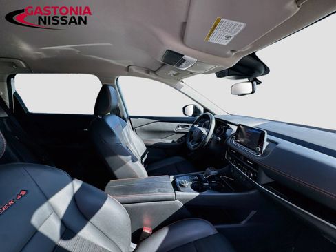 Used 2025 Nissan Rogue SV w/ Rock Creek Premium Package AWD/4WD image 37