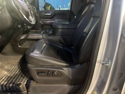 Used 2022 Chevrolet Silverado 2500 LTZ w/ LTZ Texas Edition AWD/4WD image 11