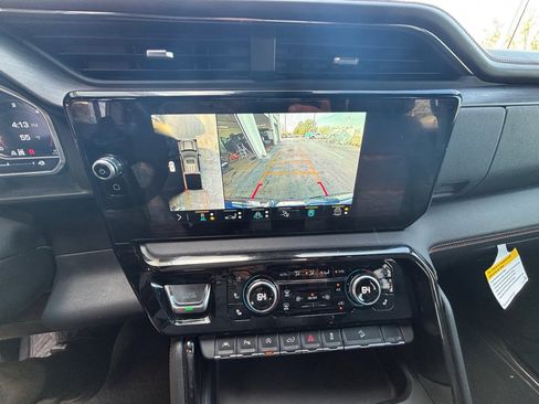 Used 2023 GMC Sierra 1500 AT4 w/ Technology Package image 8