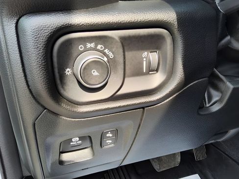 Used 2023 RAM 1500 Laramie AWD/4WD image 17