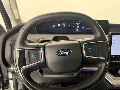 Certified 2025 Ford Expedition Max Platinum AWD/4WD image 27