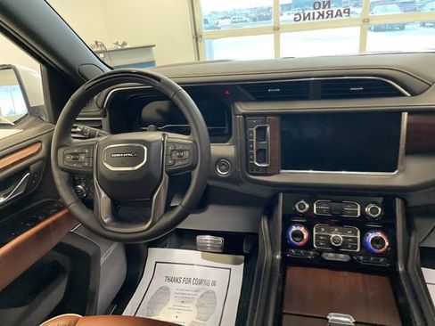 Used 2024 GMC Yukon Denali Ultimate image 31